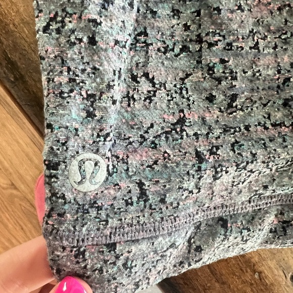 Lululemon Runderful Long Sleeve Neon Tweed Jacquard Size 8 EUC - Picture 11 of 11